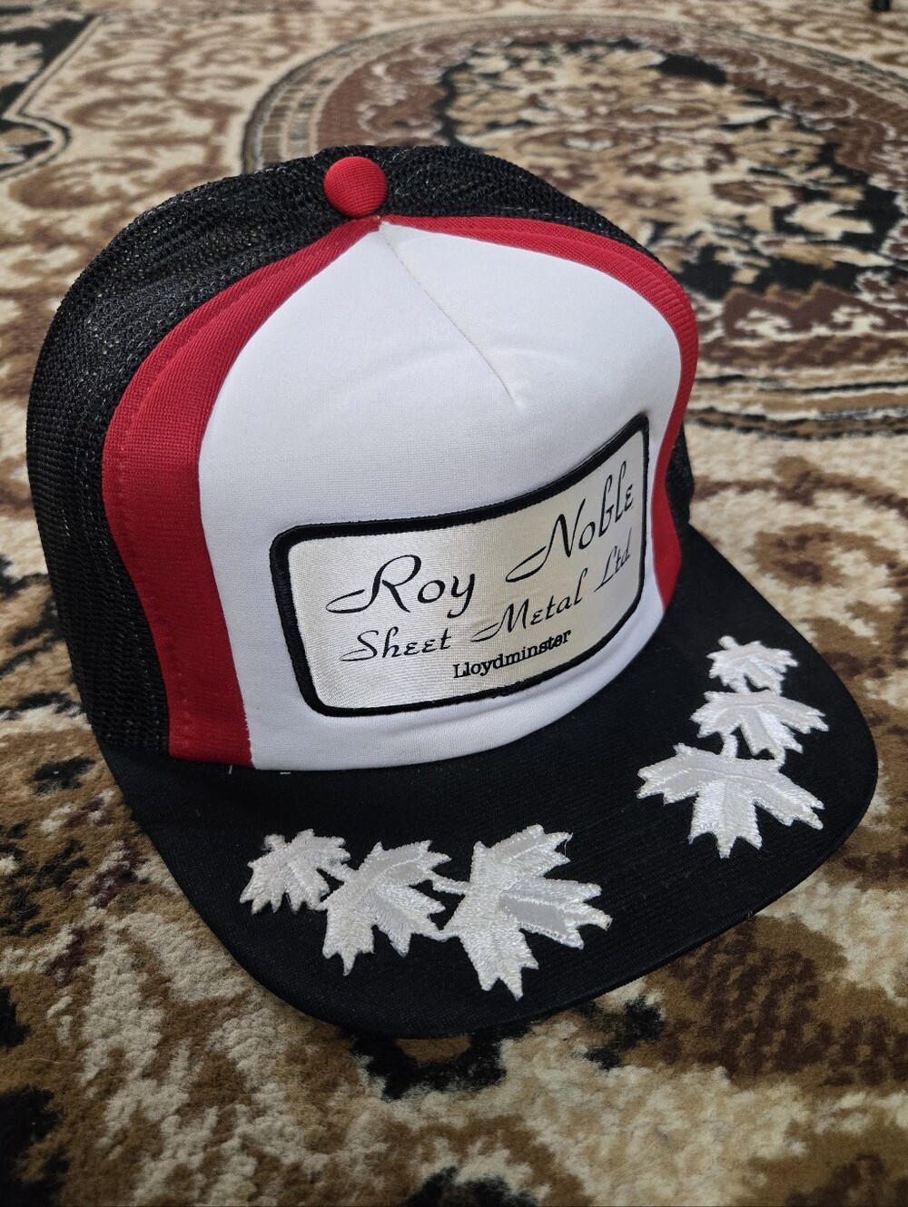 80s 90s Trucker Hat Retro Snapback Cap Lloydminster 1980 1990 Maple Leaf Trim